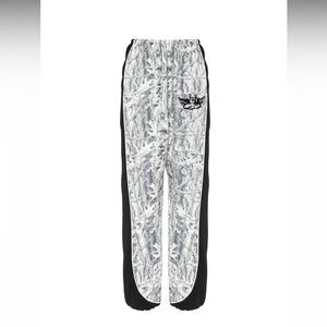 Boys Lie Snowed in Camo Thermal Paneled Kimmy Pant New Without Tags